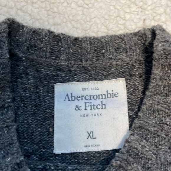 Abercrombie and fitch x-large sweater - Picture 3 of 3